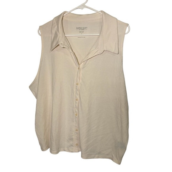Torrid NEW Size 3 or 3X Pristine Cream Rib V‎ Neck Collared Button Up Crop Tank - Picture 4 of 9